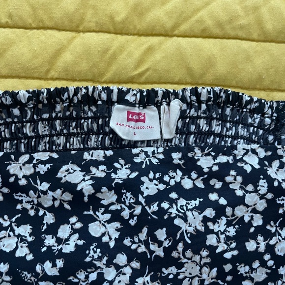 Levi’s Puff Sleeve floral top Size Large - Picture 2 of 4